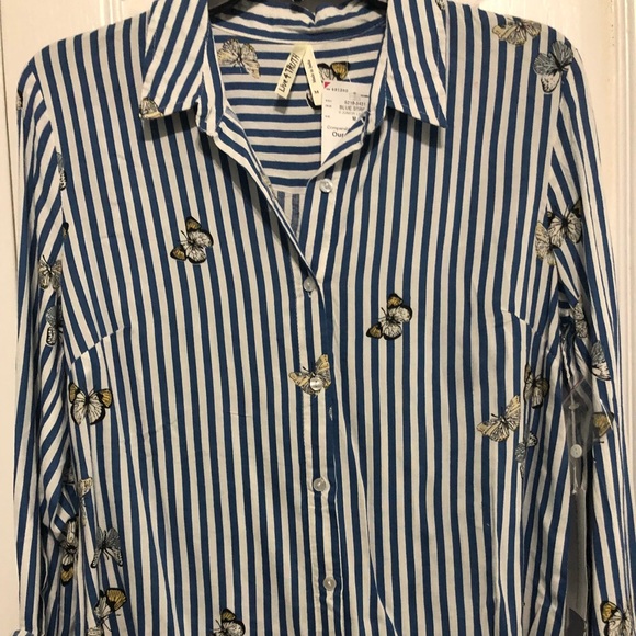 Butterfly button down - Picture 2 of 3